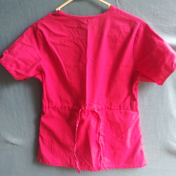 Beverly Hills Women's Size XS Pink Scrub Top - Picture 4 of 4